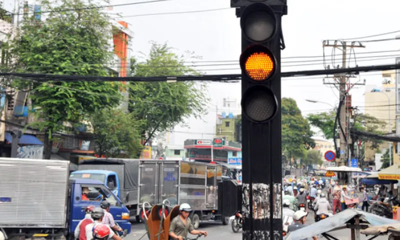 CSGT sẽ xừ lý nghiêm hành vi can thiệp đèn tín hiệu giao thông trái phép