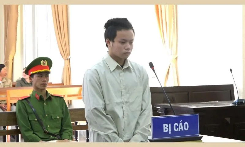 Lãnh 16 năm tù vì đâm cha tử vong khi bênh mẹ