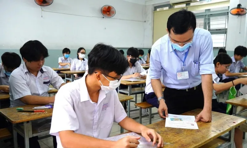 Nhiều địa phương chốt môn thi thứ 3 vào lớp 10, Hà Giang vẫn giữ bài thi tổ hợp