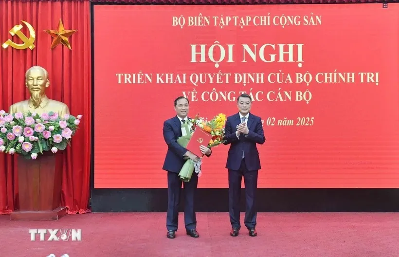 ong-hoang-trung-dung-giu-chuc-tong-bien-tap-tap-chi-cong-san-resize