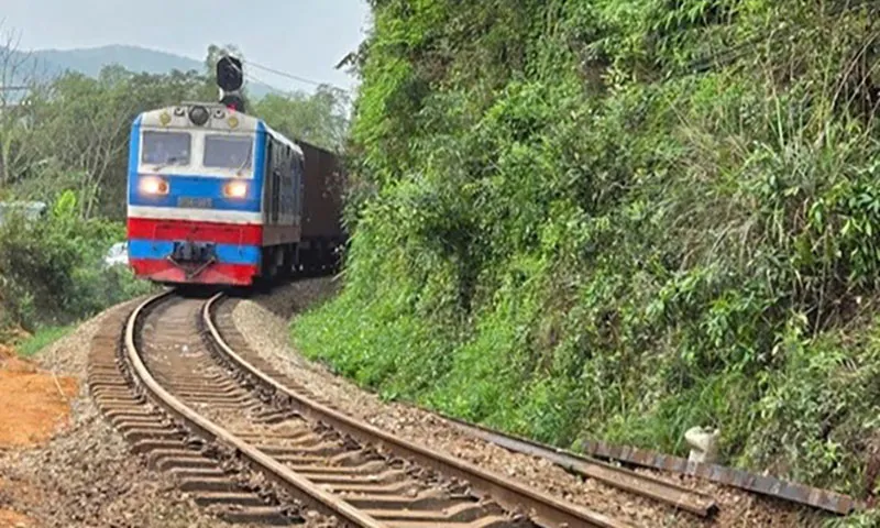 Tuyến đường sắt Bắc-Nam đã được thông tuyến sau sự cố tai nạn vào sáng qua 1 3