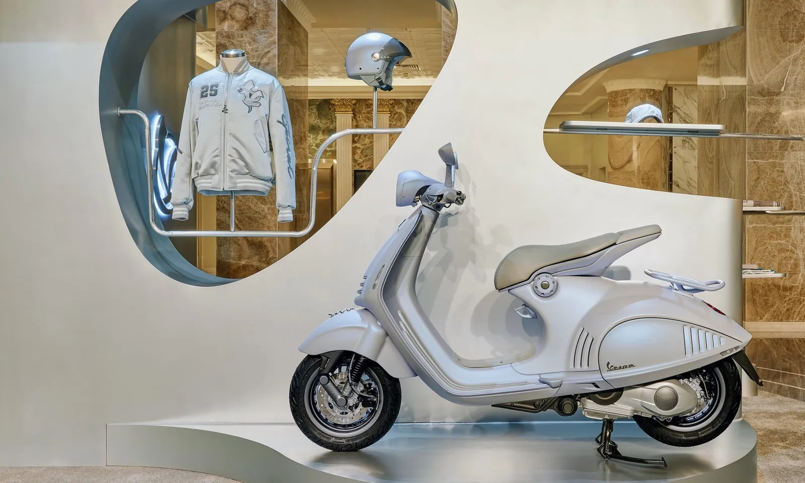 Vespa 946 Snake – Mẫu xe tay ga cao cấp giới hạn ra mắt tại Việt Nam
