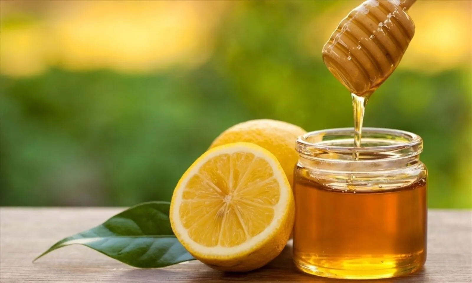 Những lợi ích khi uống chanh mật ong mỗi sáng