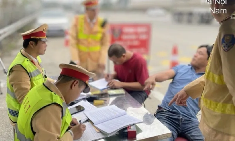 Tài xế say xỉn lái xe container trên cao tốc, nồng độ cồn vượt mức kịch khung