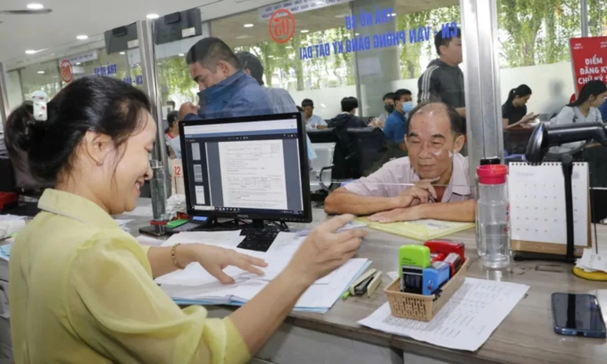 Chủ tịch TPHCM yêu cầu tiếp nhận TTHC không phụ thuộc vào địa giới