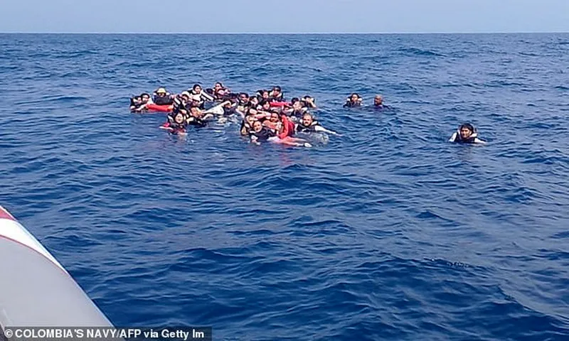 Video clip: Cháy ca nô chở 89 khách du lịch ngoài khơi Colombia