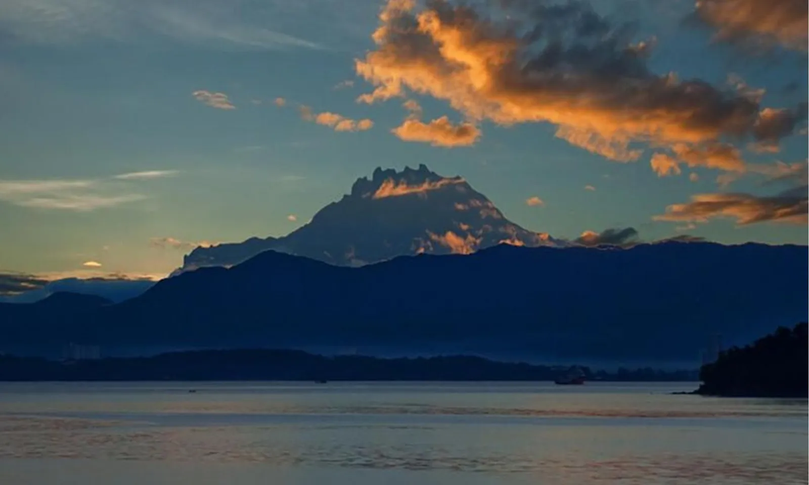 Malaysia yêu cầu người dân phải qua lớp đào tạo trước khi leo núi Kinabalu