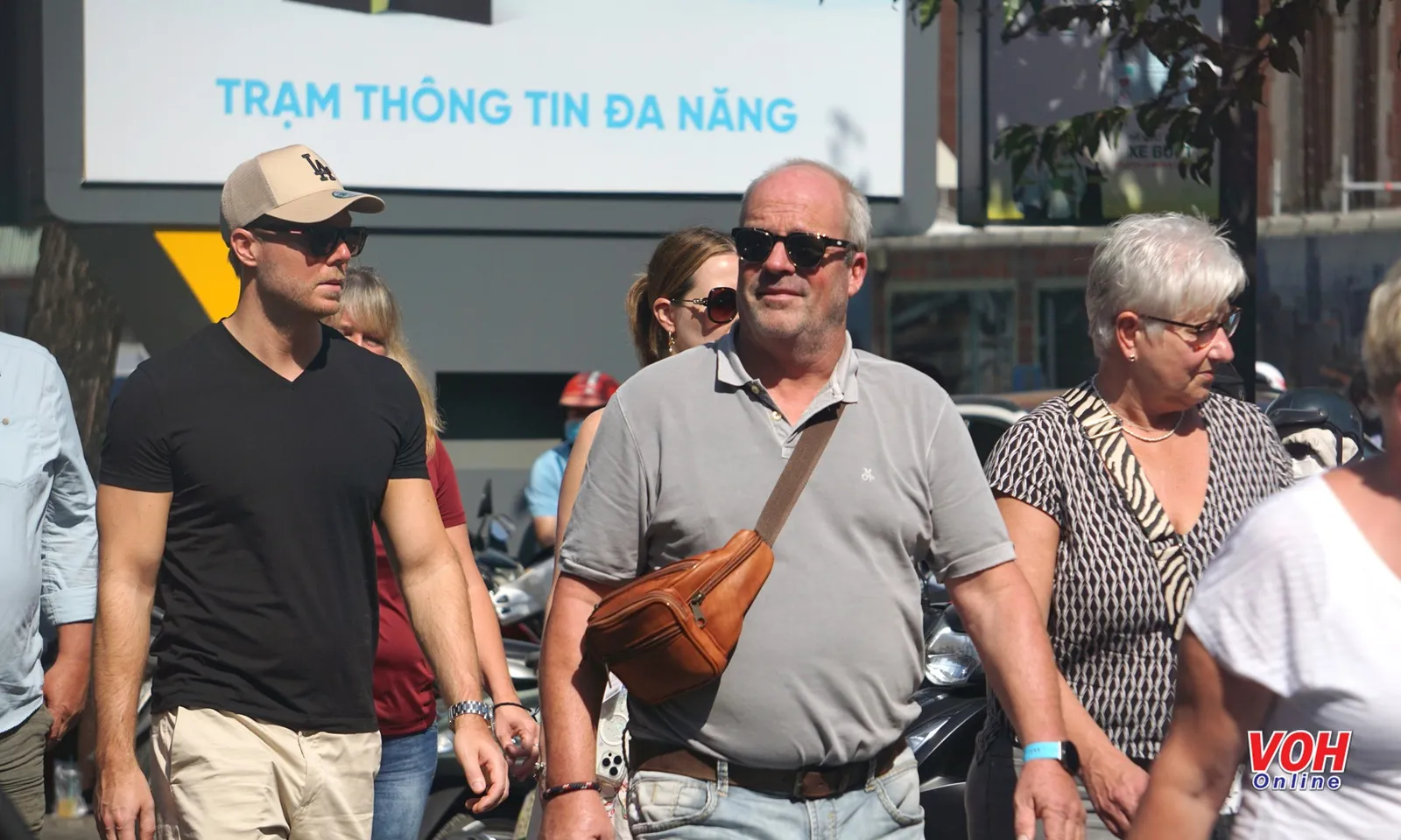 Miễn thị thực nhập cảnh Việt Nam cho công dân 12 nước từ ngày 15/3