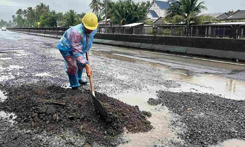 Quốc lộ 1 đoạn qua Phú Yên xuống cấp nặng nề