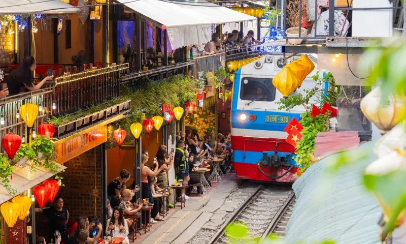 Quốc hội tranh luận về phố cà phê đường tàu Hà Nội