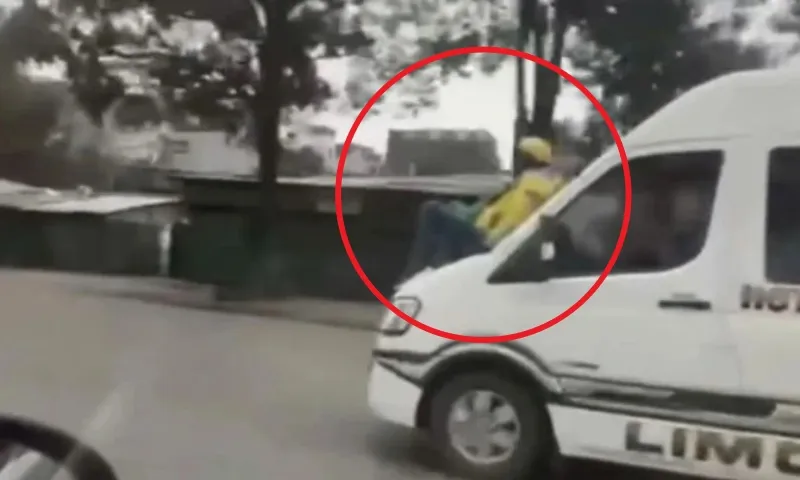 Làm rõ vụ người đàn ông ngồi trên nắp capo ôtô ở đại lộ Thăng Long 