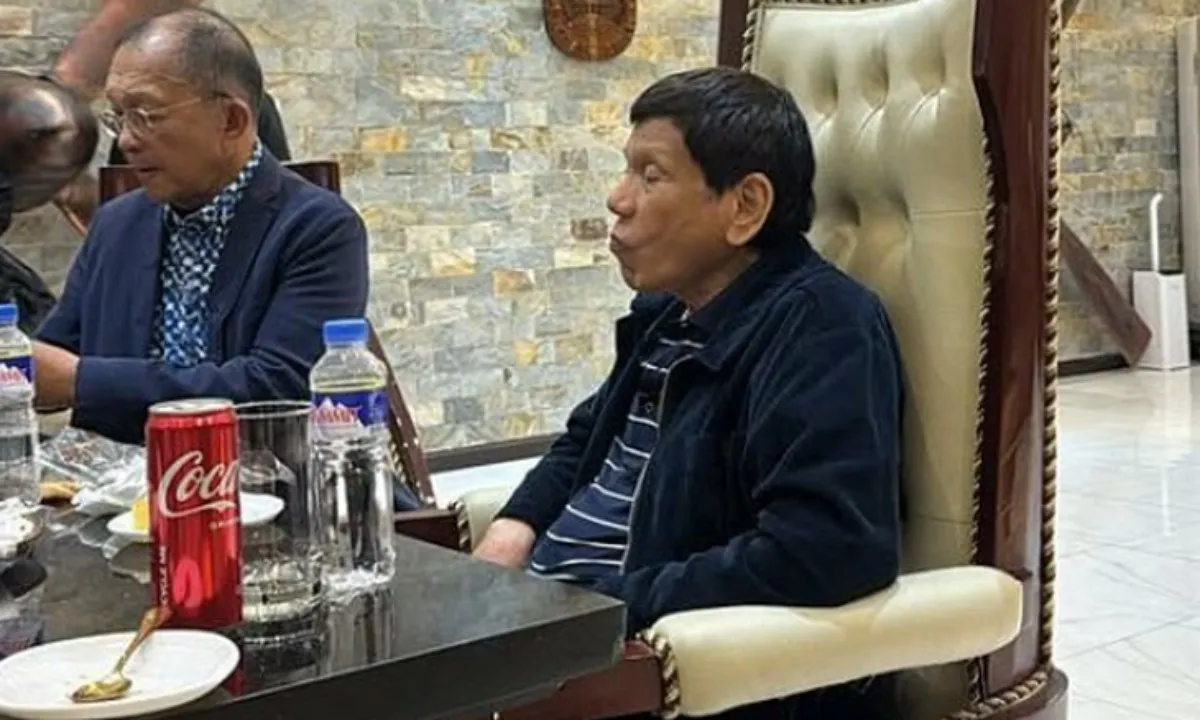 Cựu tổng thống Philippines bị giam giữ tại căn cứ không quân, muốn xét xử tại Philippines