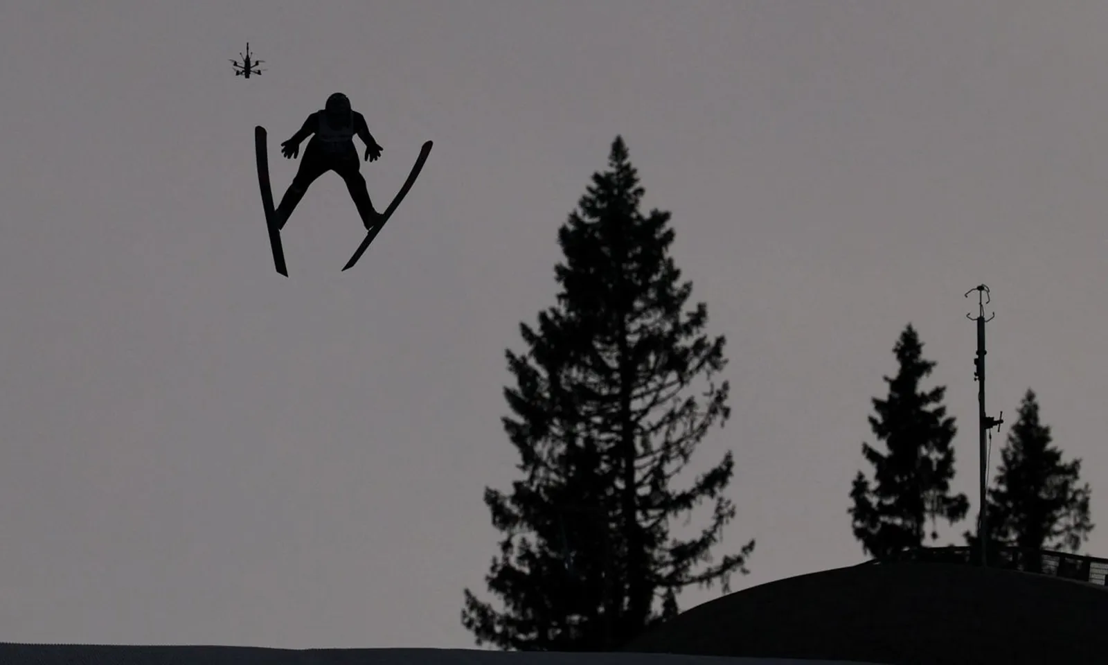 2 vận động viên bị loại tại Giải vô địch trượt tuyết thế giới vì mặc đồ bảo hộ được ‘độ chế’