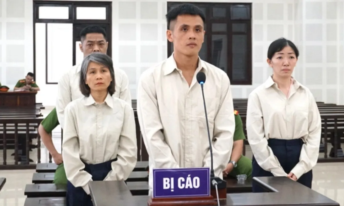 Phạt tù 5 người phù phép giấy tờ để bác sĩ Trung Quốc chữa bệnh