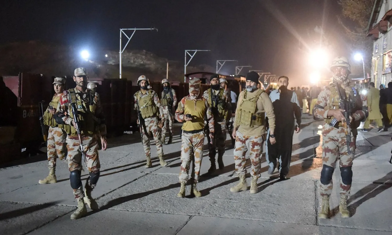 27 con tin thiệt mạng trong vụ cướp tàu hỏa tại Pakistan