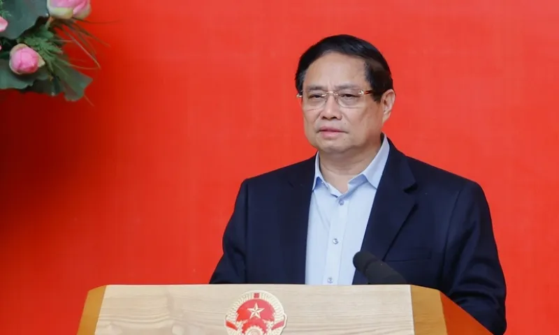 Thủ tướng chủ trì phiên họp Tiểu ban Kinh tế - xã hội chuẩn bị Đại hội XIV