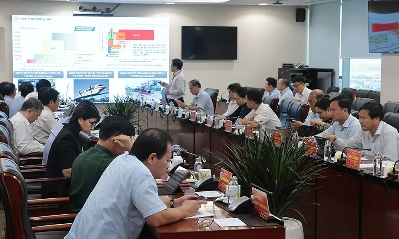 Bình Dương xem xét chủ trương đầu tư tuyến đường sắt đô thị số 1