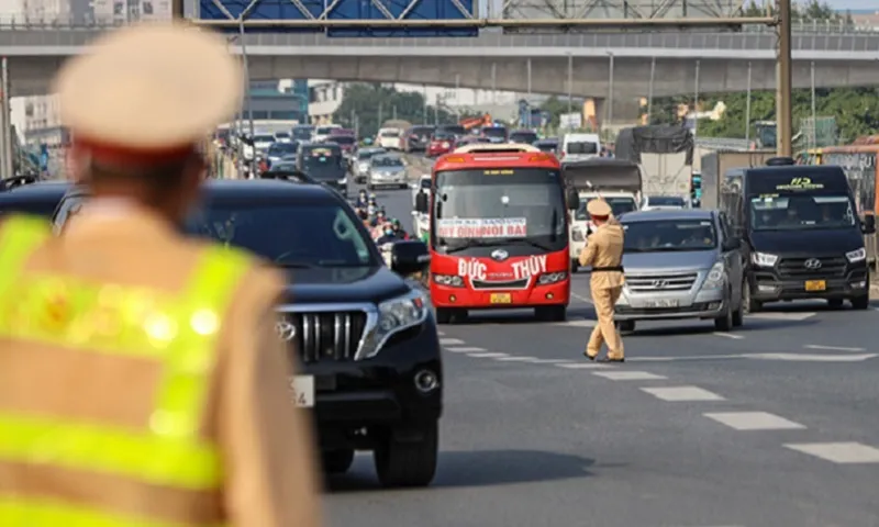 Hà Nội triển khai tổng đài và trang Zalo tiếp nhận phản ánh về hạ tầng giao thông