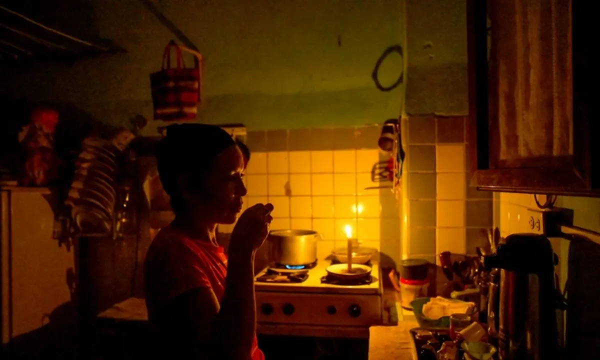 Cuba khôi phục lưới điện sau hai ngày mất điện