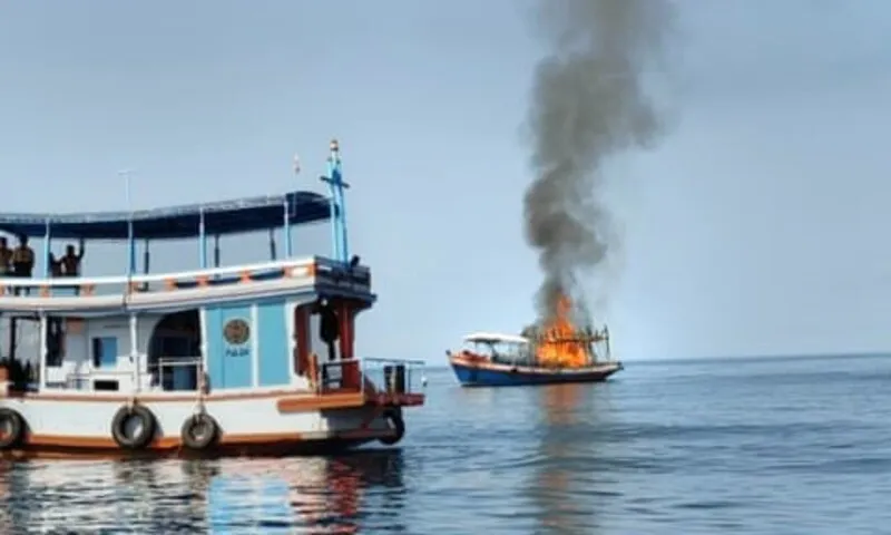 Thái Lan: Nữ du khách Anh mất tích sau vụ cháy tàu du lịch ngoài khơi