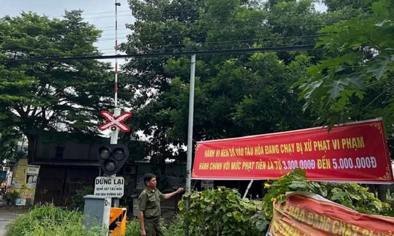 ném đất, đá lên tàu trên các tuyến tàu đường sắt Tổng công ty Đường sắt VN cung cấp