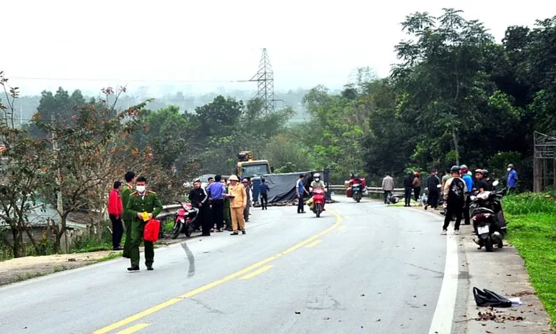 Khởi tố tài xế xe tải gây tai nạn khiến hai mẹ con cô giáo tử vong 