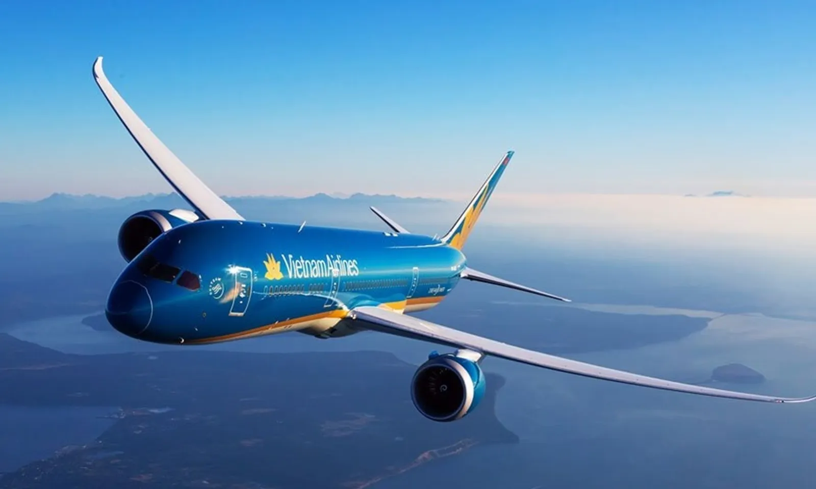 Sân bay Anh đóng cửa do cháy trạm biến áp, nhiều chuyến bay của Vietnam Airlines phải đổi lịch trình