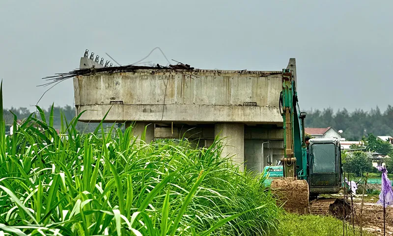 Là những dự án giao thông trọng điểm của Quảng Ngãi nhưng hiện cả 2 đang bị chậm tiến độ.