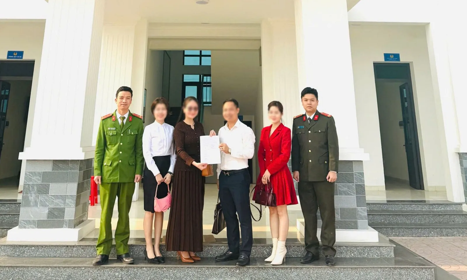 Công an nhanh chóng hỗ trợ người dân trao trả 7 tỷ đồng chuyển nhầm qua tài khoản