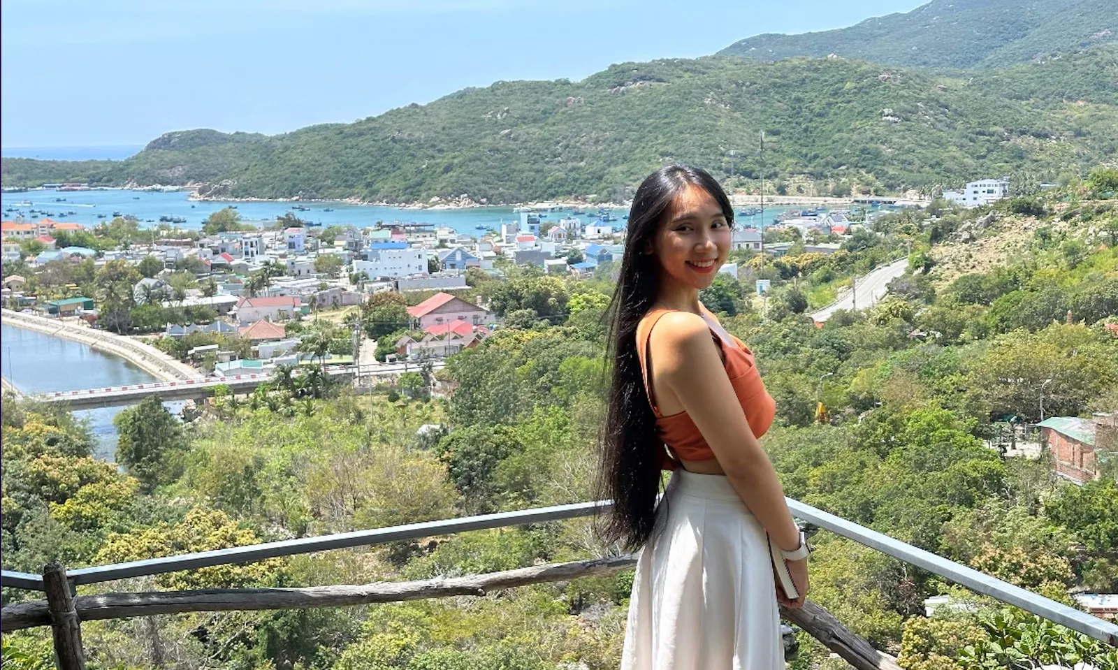 Có một vịnh Vĩnh Hy đầy gió nắng nhưng bình yên