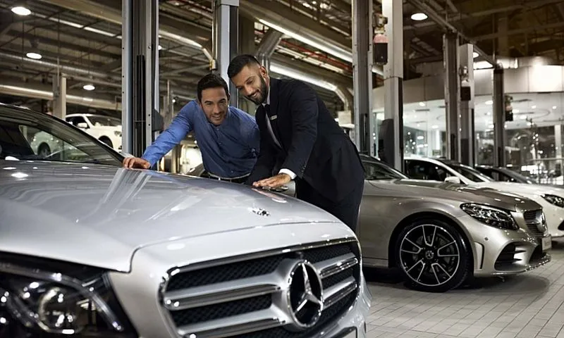 Mercedes-Benz chi hàng trăm ngàn USD để khuyến khích nhân viên nghỉ việc