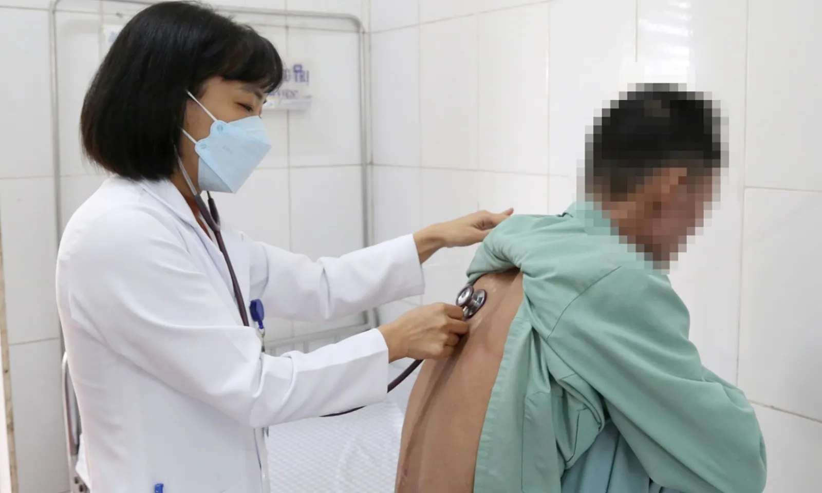 Phát hiện mắc nấm phổi sau khi sốt cao hơn một tháng