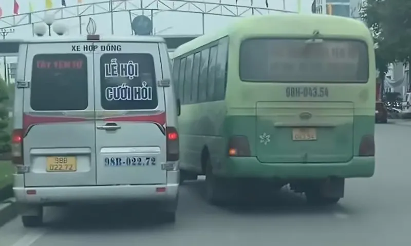 Rượt đuổi, chặn đầu xe khách giữa đường bị phạt 5 triệu, trừ 2 điểm GPLX