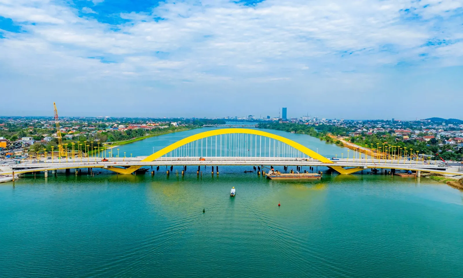 Thông xe kỹ thuật Cầu Nguyễn Hoàng - Biểu tượng mới bên sông Hương