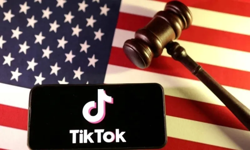 Mỹ cân nhắc giảm thuế để đổi lấy thỏa thuận bán TikTok với Trung Quốc
