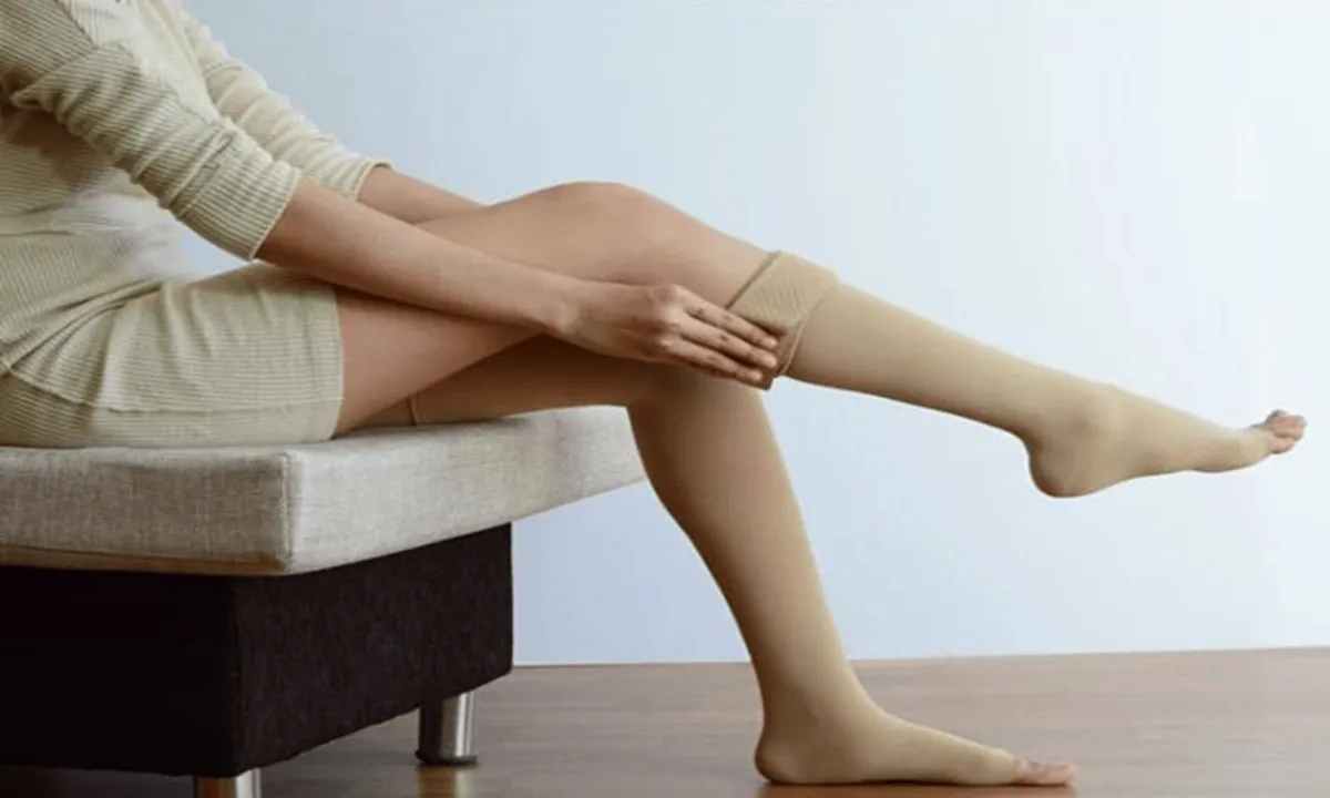 Đi bộ kết hợp vớ y khoa: Giải pháp cho người bệnh tĩnh mạch