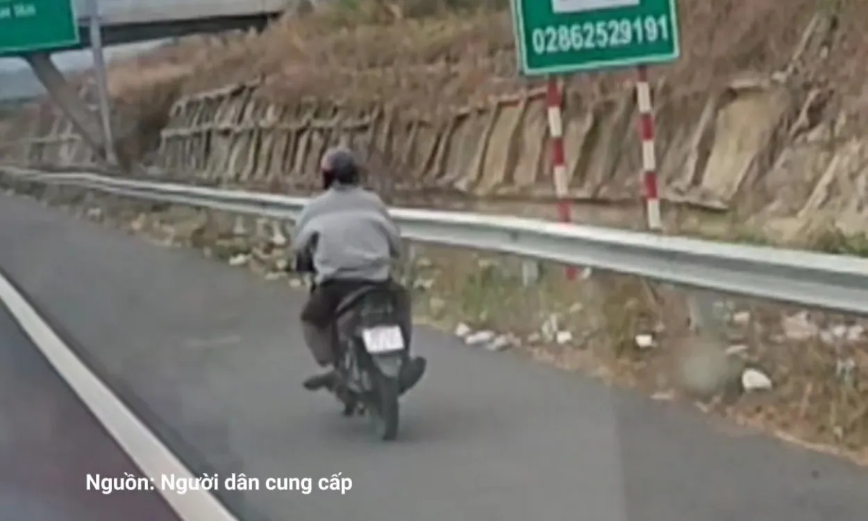 Video clip: Xe máy lưu thông trên cao tốc Phan Thiết - Dầu Giây