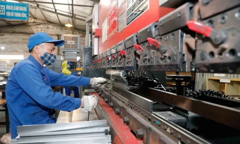 PMI ngành sản xuất Việt Nam vượt ngưỡng 50 điểm, tín hiệu khởi sắc quý I/2025