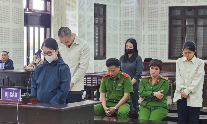 Xét xử đường dây làm giả hồ sơ giúp bác sĩ Trung Quốc hành nghề “chui” tại các phòng khám