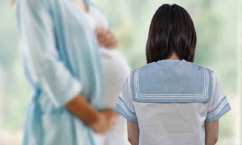 Trung Quốc: Thiếu nữ 17 tuổi mang thai hộ gây chấn động dư luận