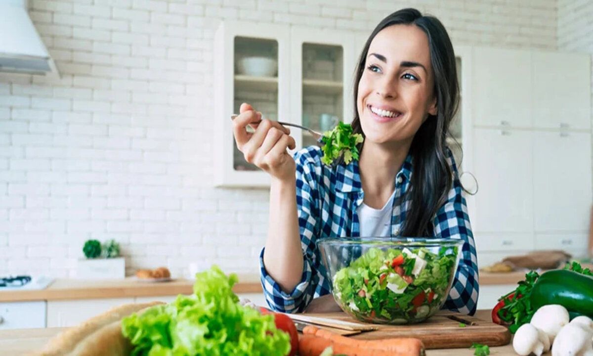 Ăn gì để hạnh phúc hơn? Những dưỡng chất vàng giúp cân bằng tâm trạng