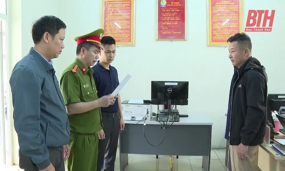 Khởi tố hai đối tượng khai thác cát lậu, thu lợi bất chính hơn 320 triệu đồng