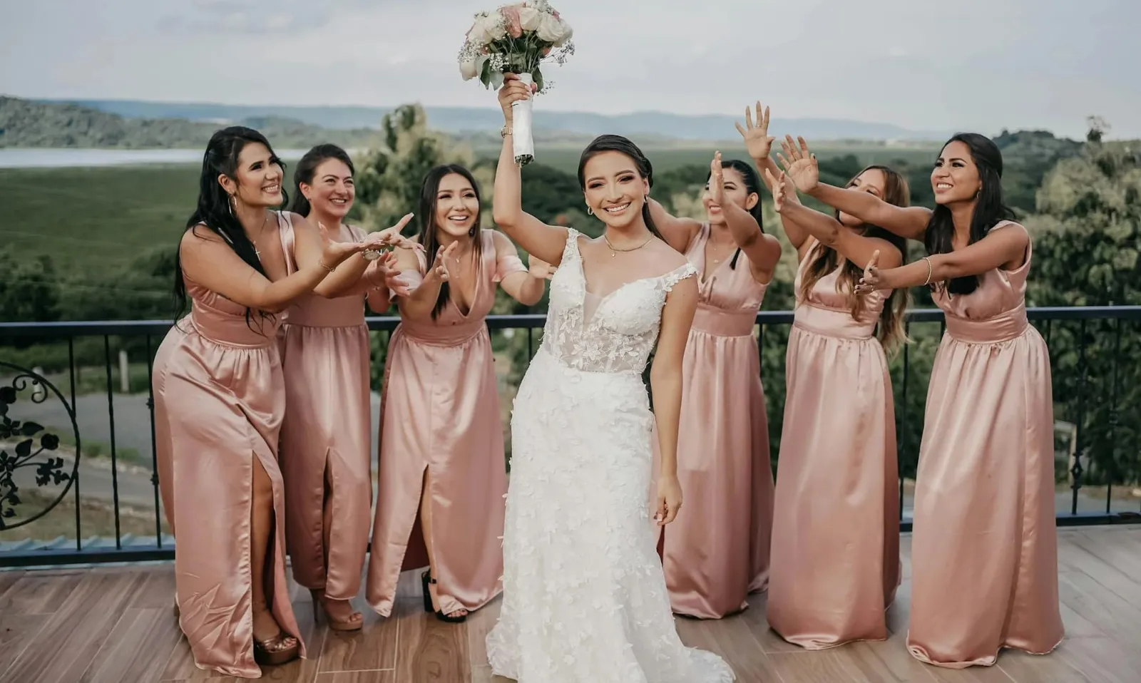 Bạn thân mời cưới kèm báo thanh toán chi phí làm phù dâu khiến cô gái hoảng sợ từ chối