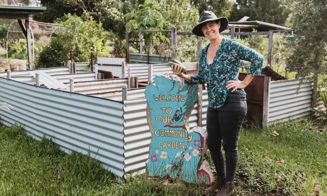 10 năm sống không cần tiền, không nhà, không xe