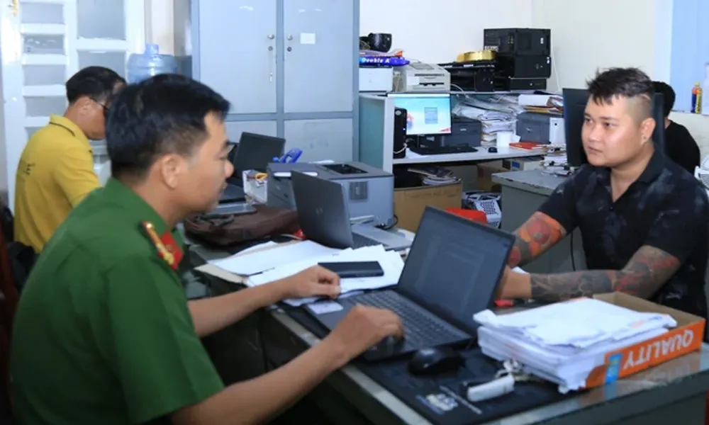 Ép cha trả nợ thay con: Nhóm giang hồ tài chính bị bắt