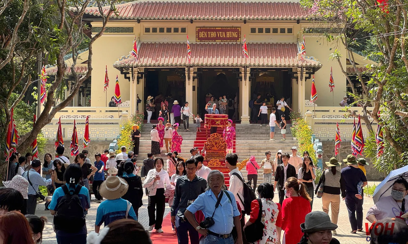 Người dân TPHCM hướng về cội nguồn trong ngày Giỗ Tổ Hùng Vương