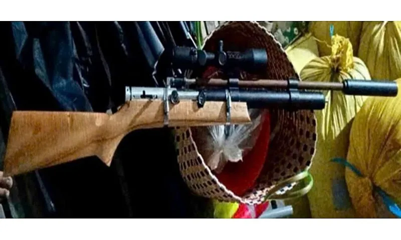 Thanh niên 21 tuổi bị bắt vì rao bán súng và đạn trên Facebook