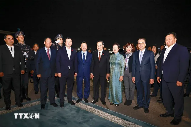 chu-tich-quoc-hoi-ket-thuc-tot-dep-chuyen-tham-chinh-thuc-uzbekistan-tham-du-ipu-150-09-2