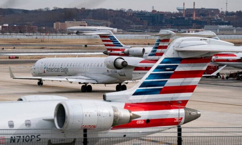 Máy bay chở nghị sĩ Mỹ va chạm trên đường băng ở Washington