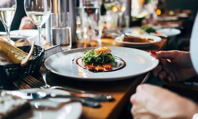 Hai cha con lừa đảo hàng trăm nhà hàng, ăn uống khỏi trả tiền